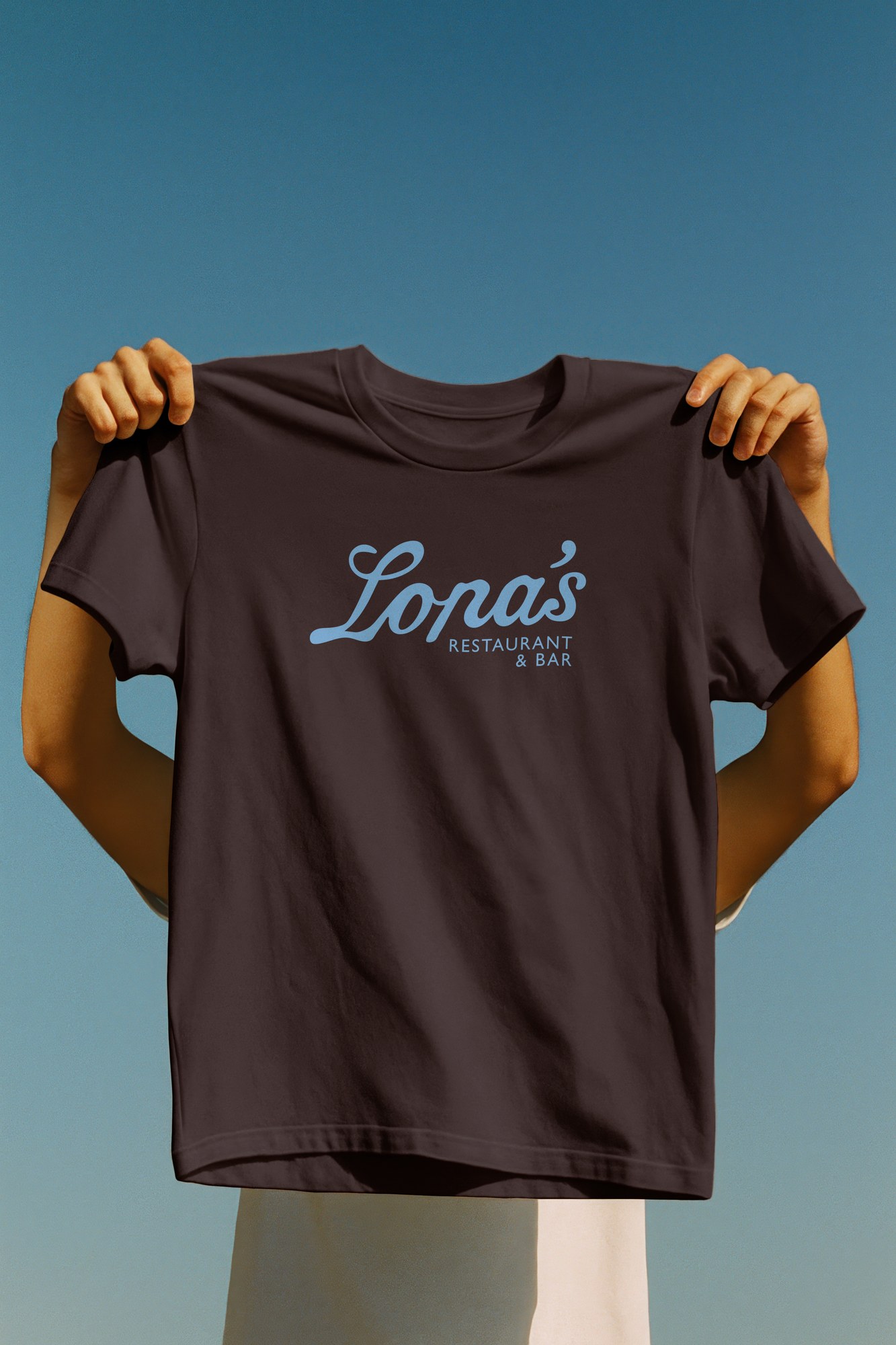 Lona's Restaurant & Bar